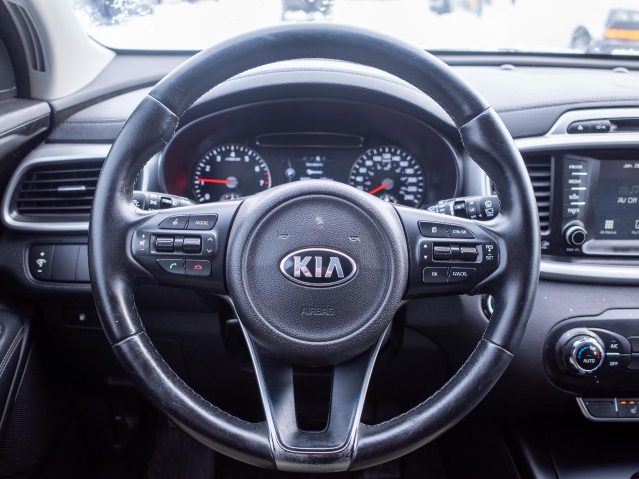 2017 Kia Sorento LX Turbo - Woodgrain Interior Trim   Heated Seats Photo