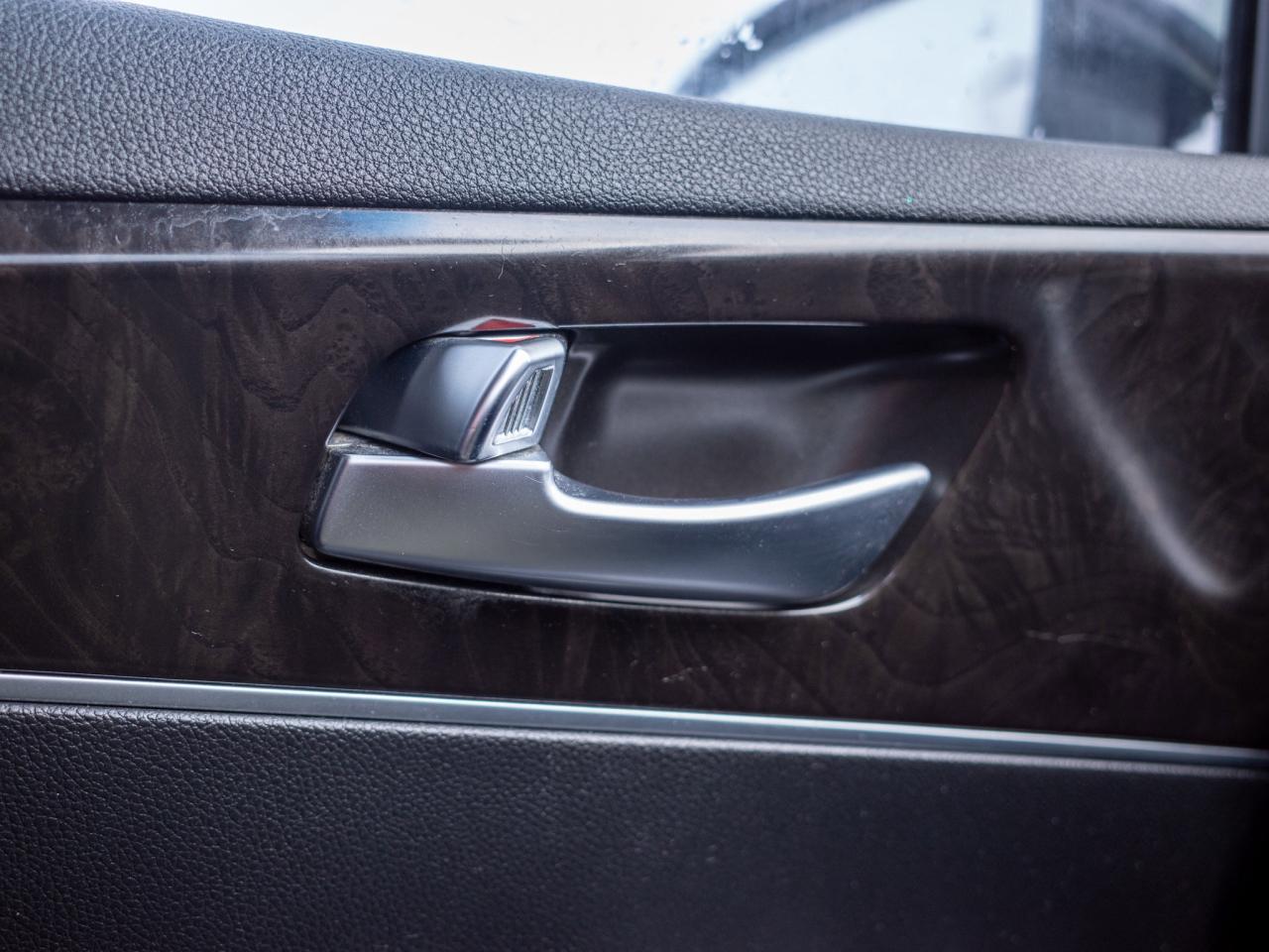 2017 Kia Sorento LX Turbo - Woodgrain Interior Trim   Heated Seats Photo