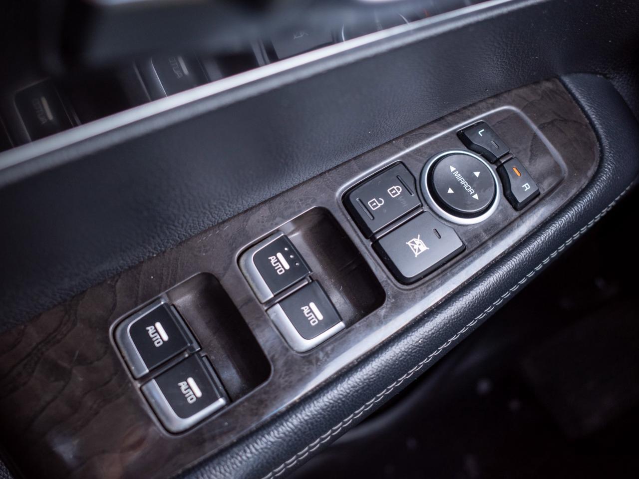 2017 Kia Sorento LX Turbo - Woodgrain Interior Trim   Heated Seats Photo