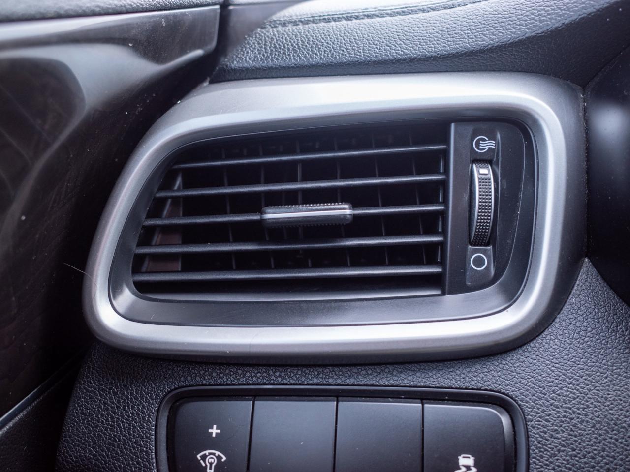 2017 Kia Sorento LX Turbo - Woodgrain Interior Trim   Heated Seats Photo