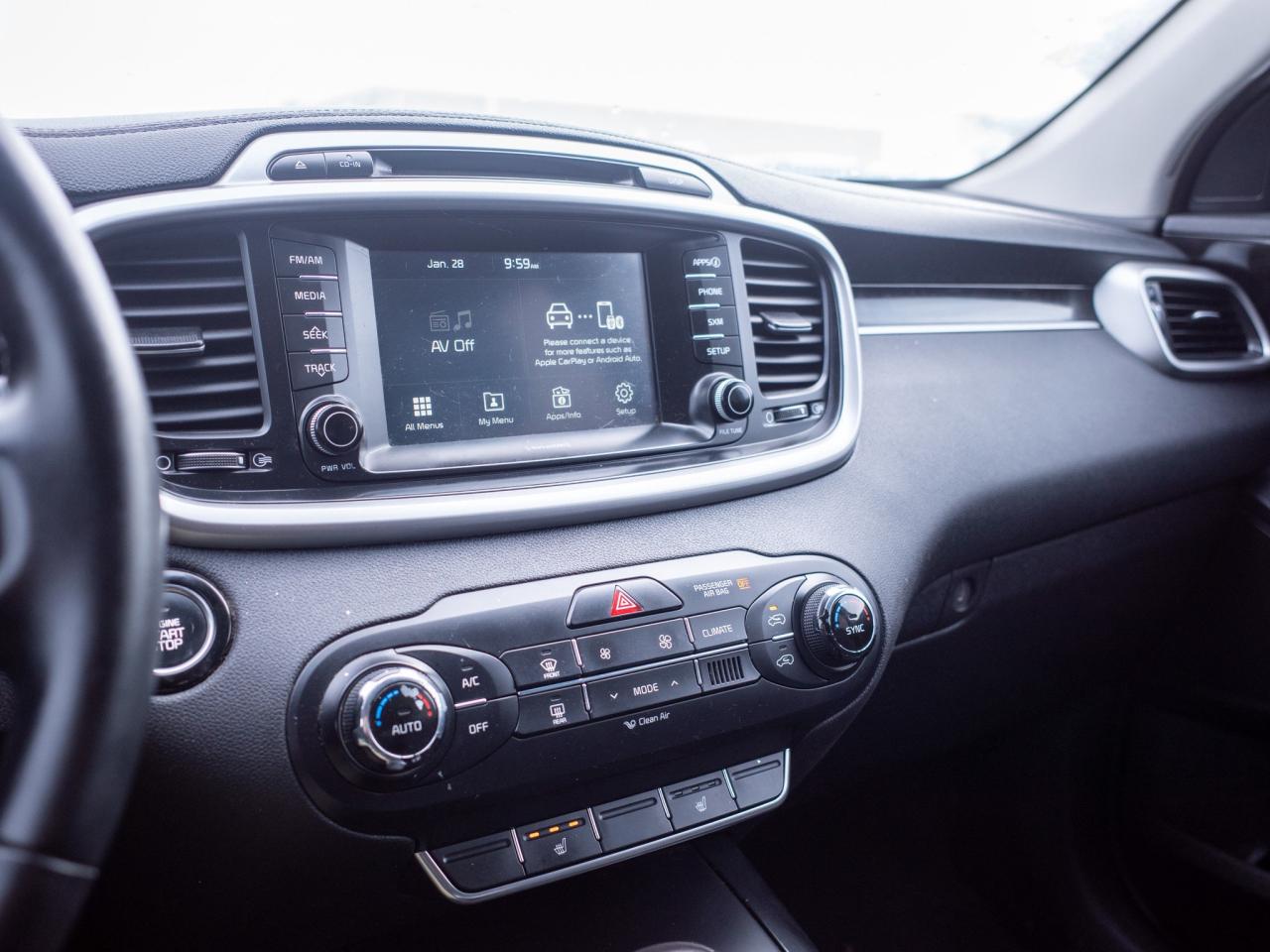 2017 Kia Sorento LX Turbo - Woodgrain Interior Trim   Heated Seats Photo