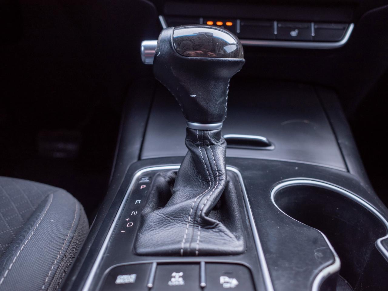 2017 Kia Sorento LX Turbo - Woodgrain Interior Trim   Heated Seats Photo