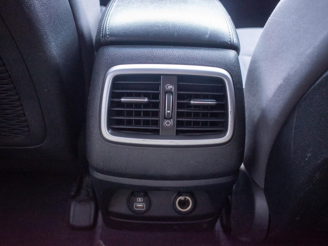 2017 Kia Sorento LX Turbo - Woodgrain Interior Trim   Heated Seats Photo