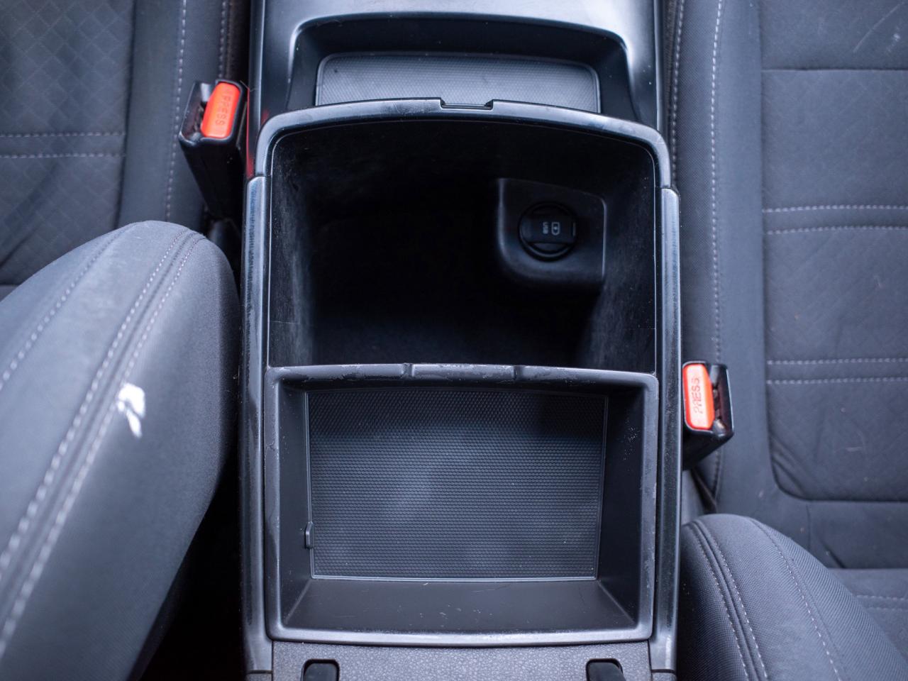 2017 Kia Sorento LX Turbo - Woodgrain Interior Trim   Heated Seats Photo