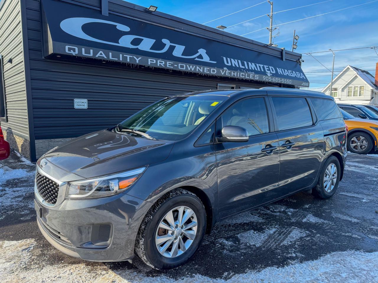 2017 Kia Sedona LX   LOW KM   CAMERA   3.3 L   8 PASS   BLUETOOTH Photo0