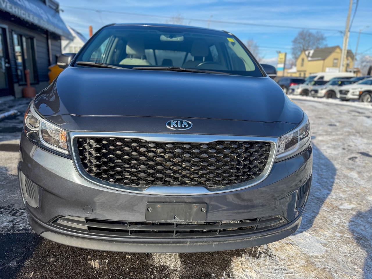2017 Kia Sedona LX   LOW KM   CAMERA   3.3 L   8 PASS   BLUETOOTH Photo