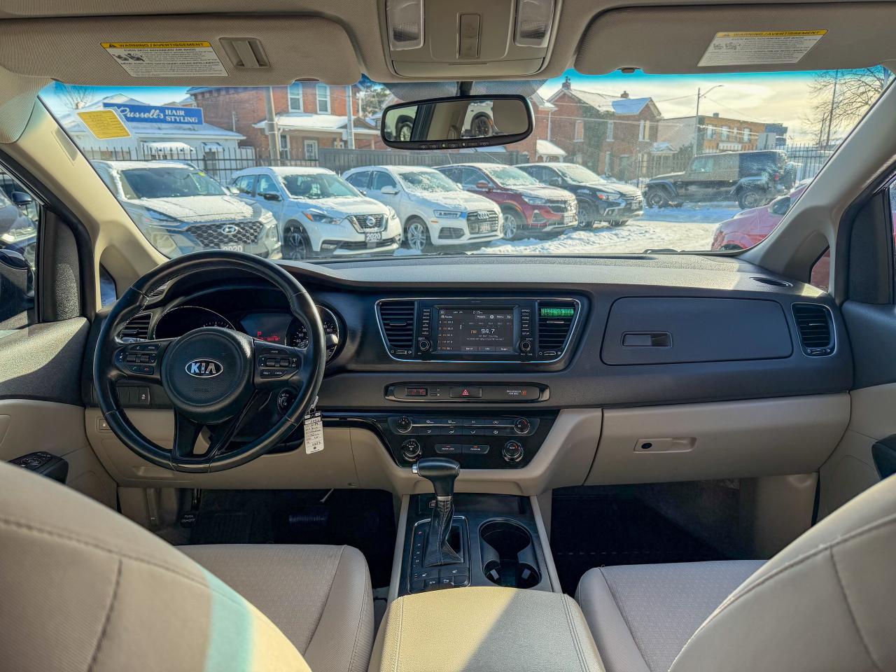 2017 Kia Sedona LX   LOW KM   CAMERA   3.3 L   8 PASS   BLUETOOTH Photo