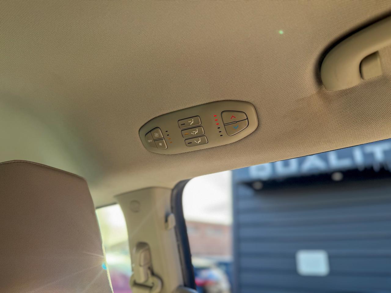 2017 Kia Sedona LX   LOW KM   CAMERA   3.3 L   8 PASS   BLUETOOTH Photo