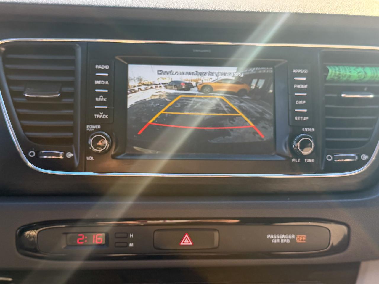 2017 Kia Sedona LX   LOW KM   CAMERA   3.3 L   8 PASS   BLUETOOTH Photo