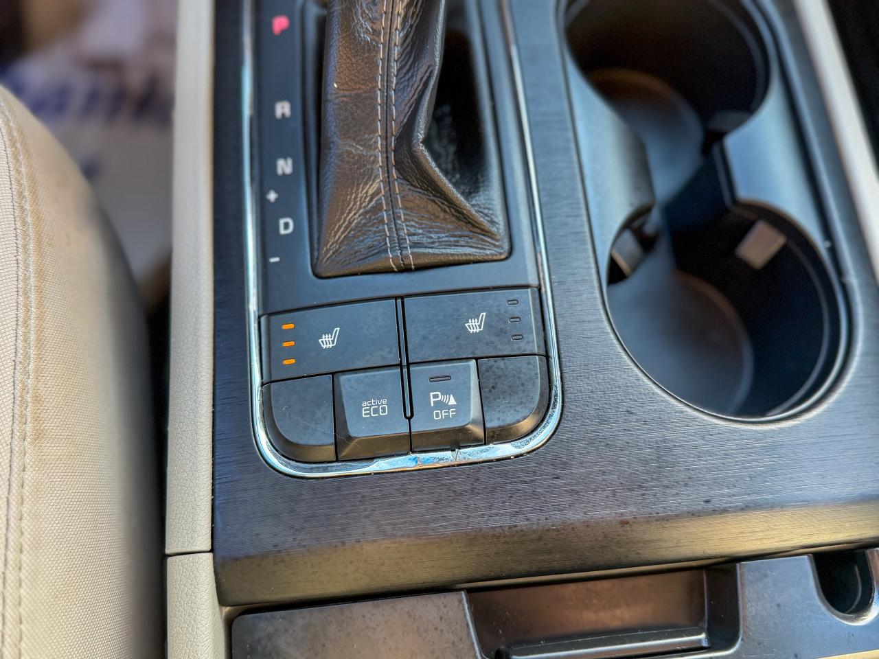 2017 Kia Sedona LX   LOW KM   CAMERA   3.3 L   8 PASS   BLUETOOTH Photo