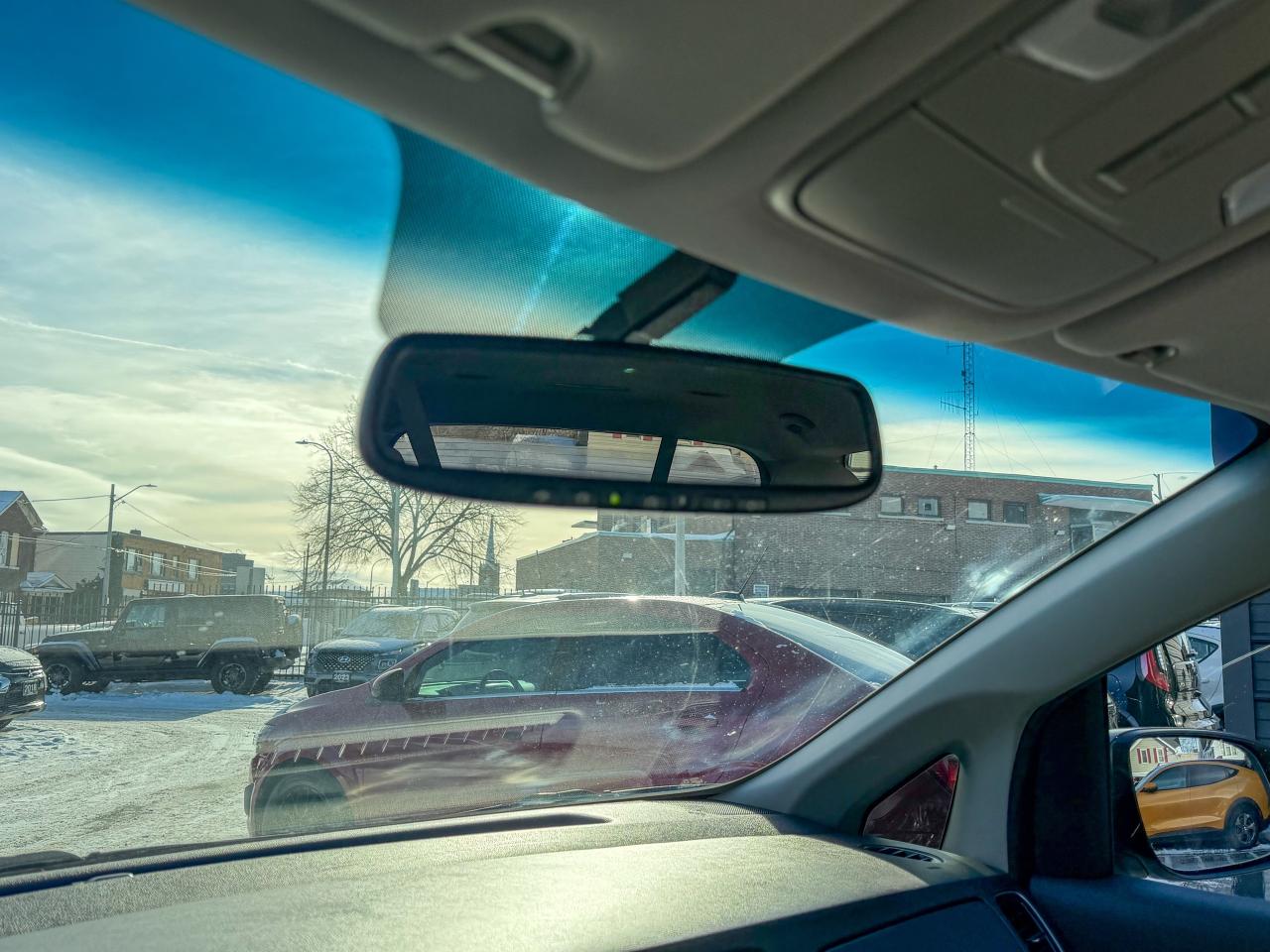 2017 Kia Sedona LX   LOW KM   CAMERA   3.3 L   8 PASS   BLUETOOTH Photo