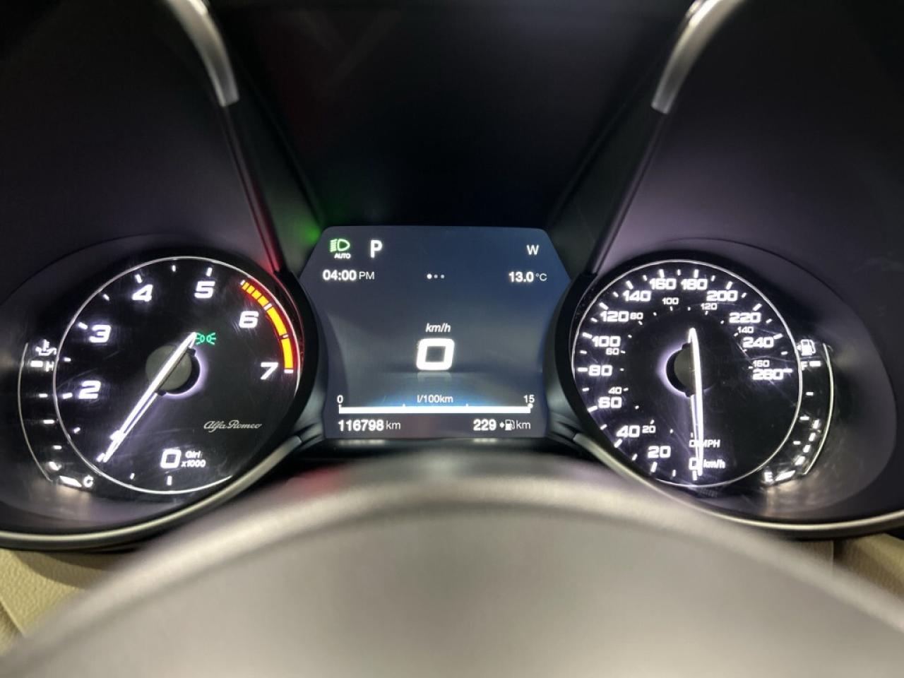 2017 Alfa Romeo Giulia Ti AWD/Leather/NAVI/Sunroof/B Cam/Heated Seats/Exe Photo