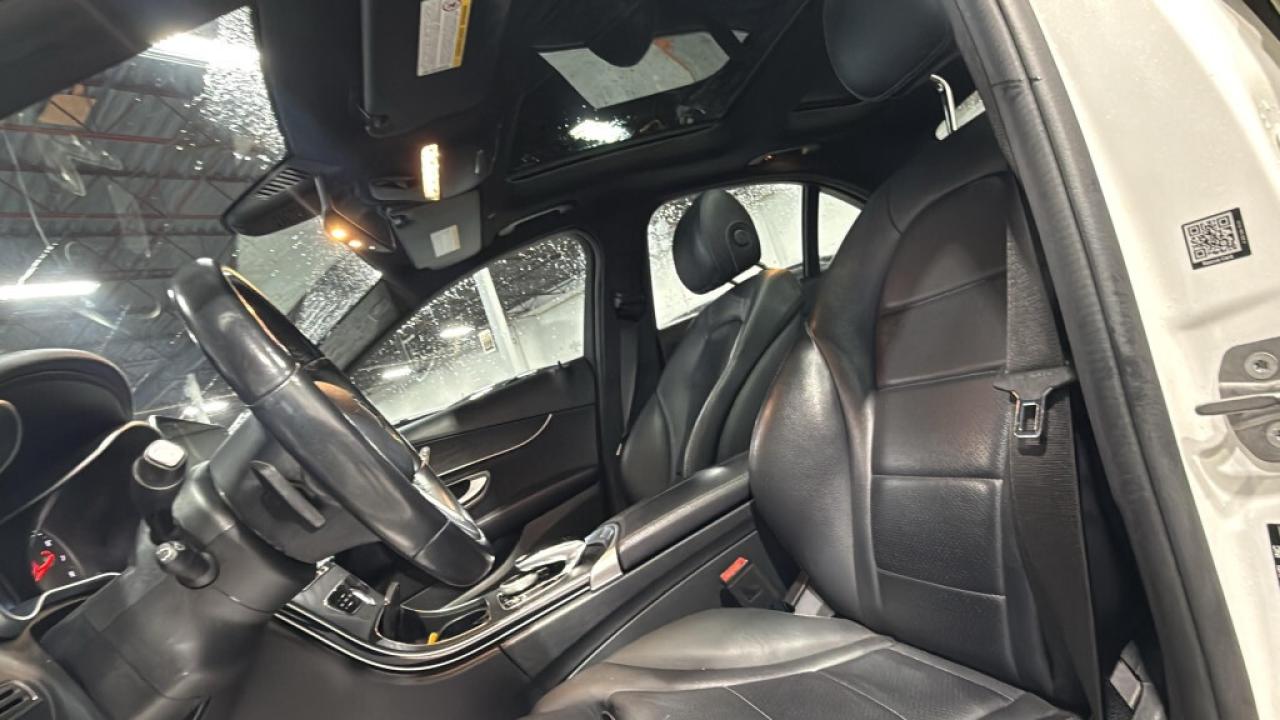 2020 Mercedes-Benz C-Class C 300 4MATIC AMG Pkg/ NAVI/Sunroof/Leather/Clean C Photo