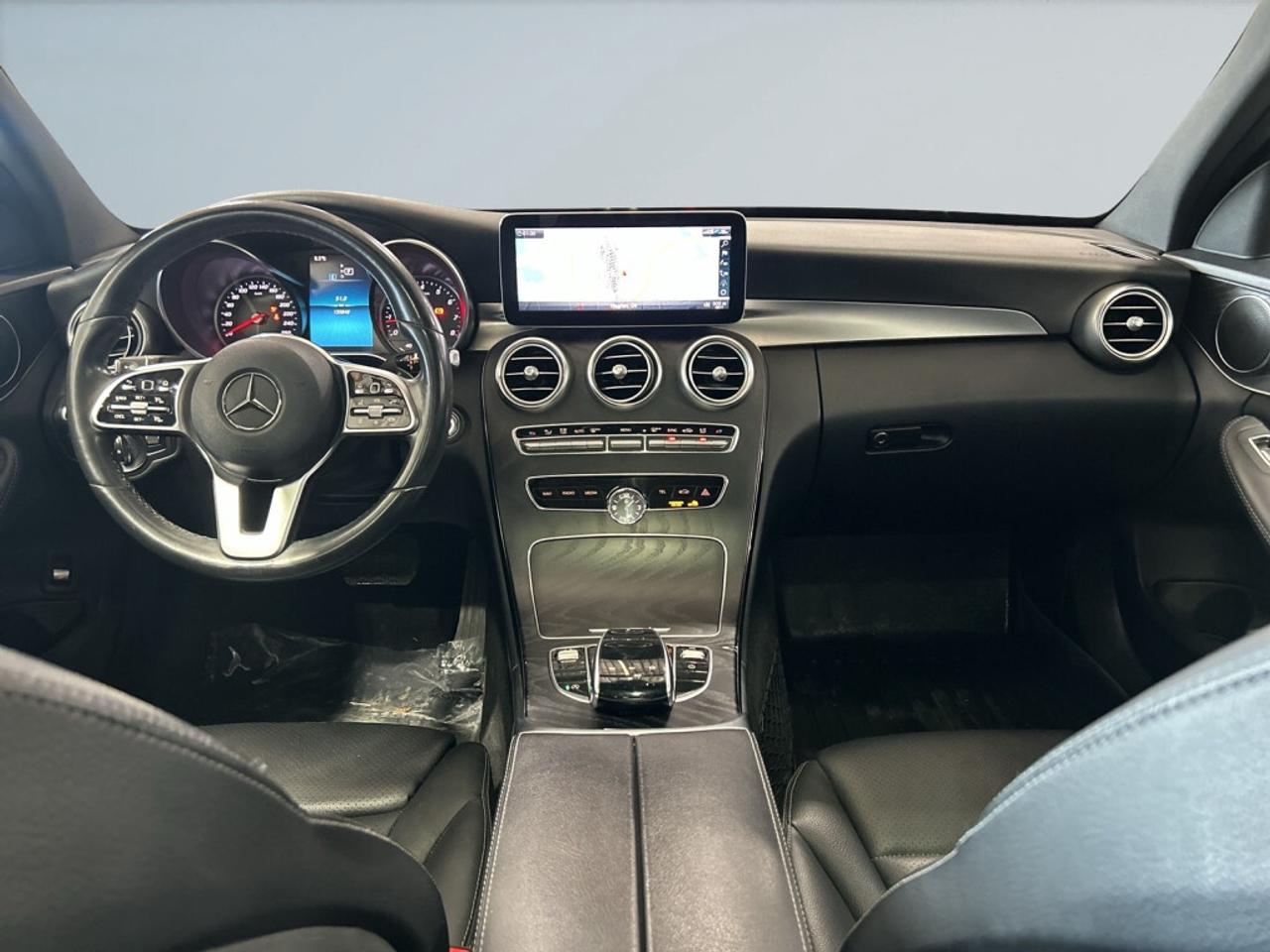 2020 Mercedes-Benz C-Class C 300 4MATIC AMG Pkg / NAV / Sunroof / Leather Photo