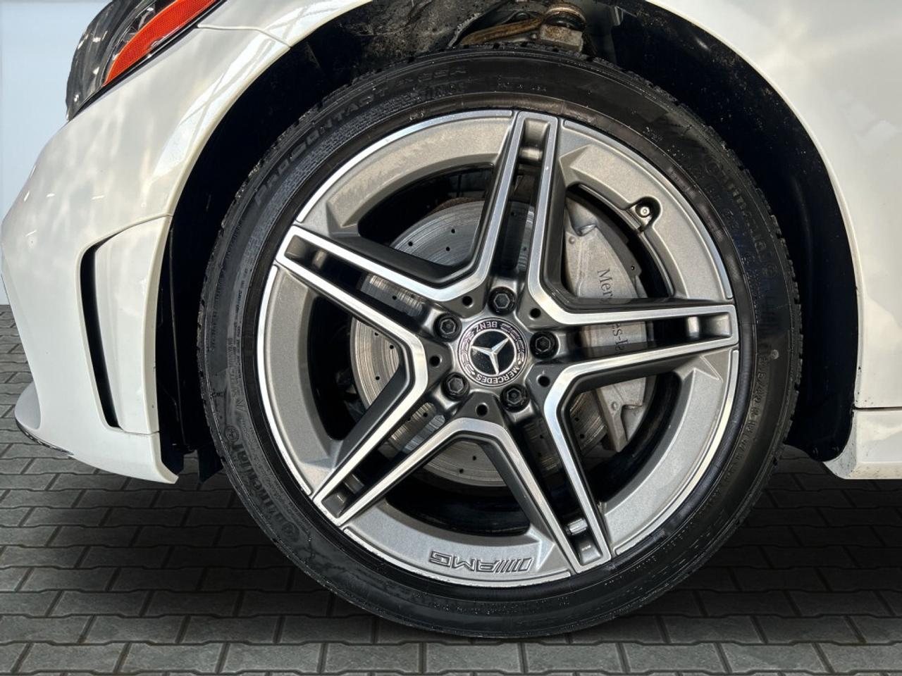 2020 Mercedes-Benz C-Class C 300 4MATIC AMG Pkg / NAV / Sunroof / Leather Photo