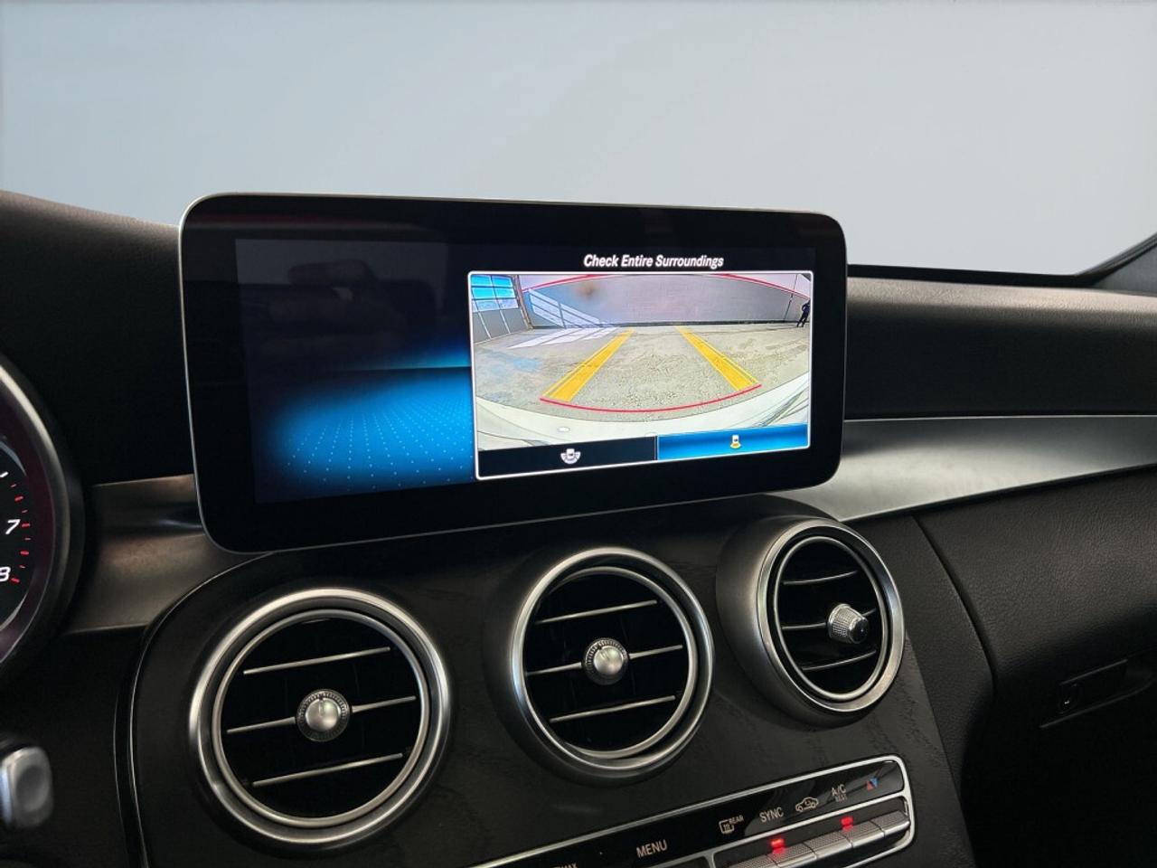 2020 Mercedes-Benz C-Class C 300 4MATIC AMG Pkg / NAV / Sunroof / Leather Photo