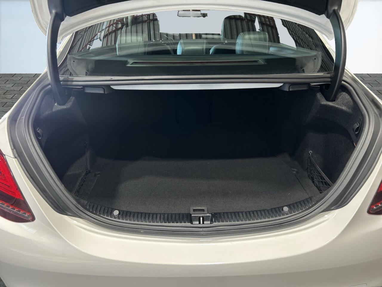 2020 Mercedes-Benz C-Class C 300 4MATIC AMG Pkg / NAV / Sunroof / Leather Photo