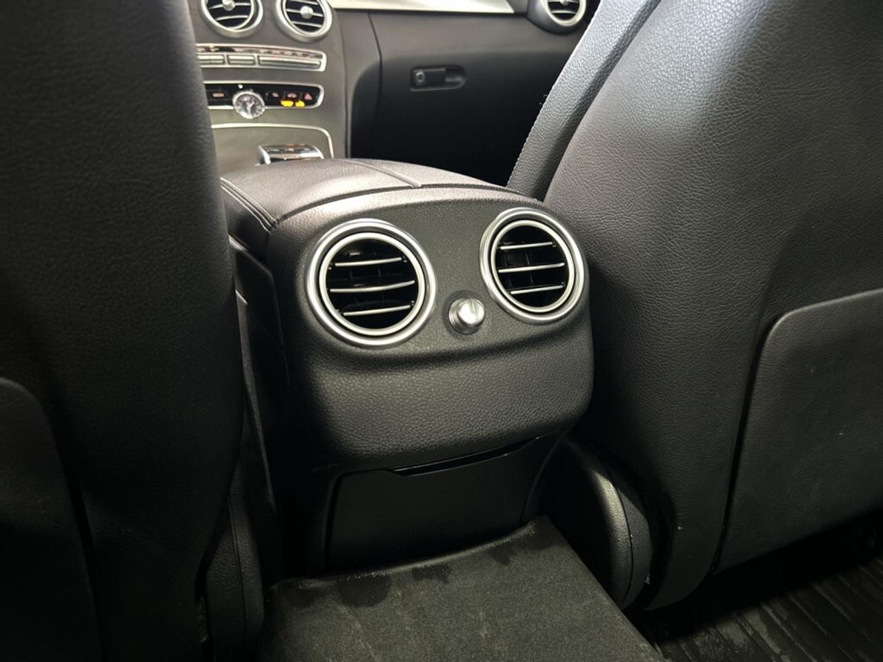 2020 Mercedes-Benz C-Class C 300 4MATIC AMG Pkg / NAV / Sunroof / Leather Photo