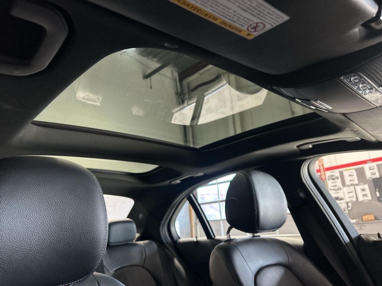 2020 Mercedes-Benz C-Class C 300 4MATIC AMG Pkg / NAV / Sunroof / Leather Photo