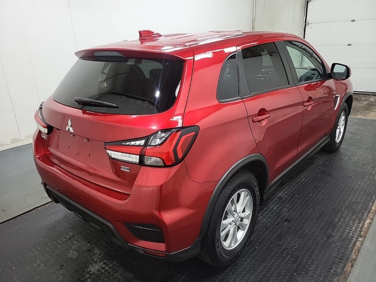 2021 Mitsubishi RVR AWD   Backup camera   Compact SUV   Canadian Winte Photo