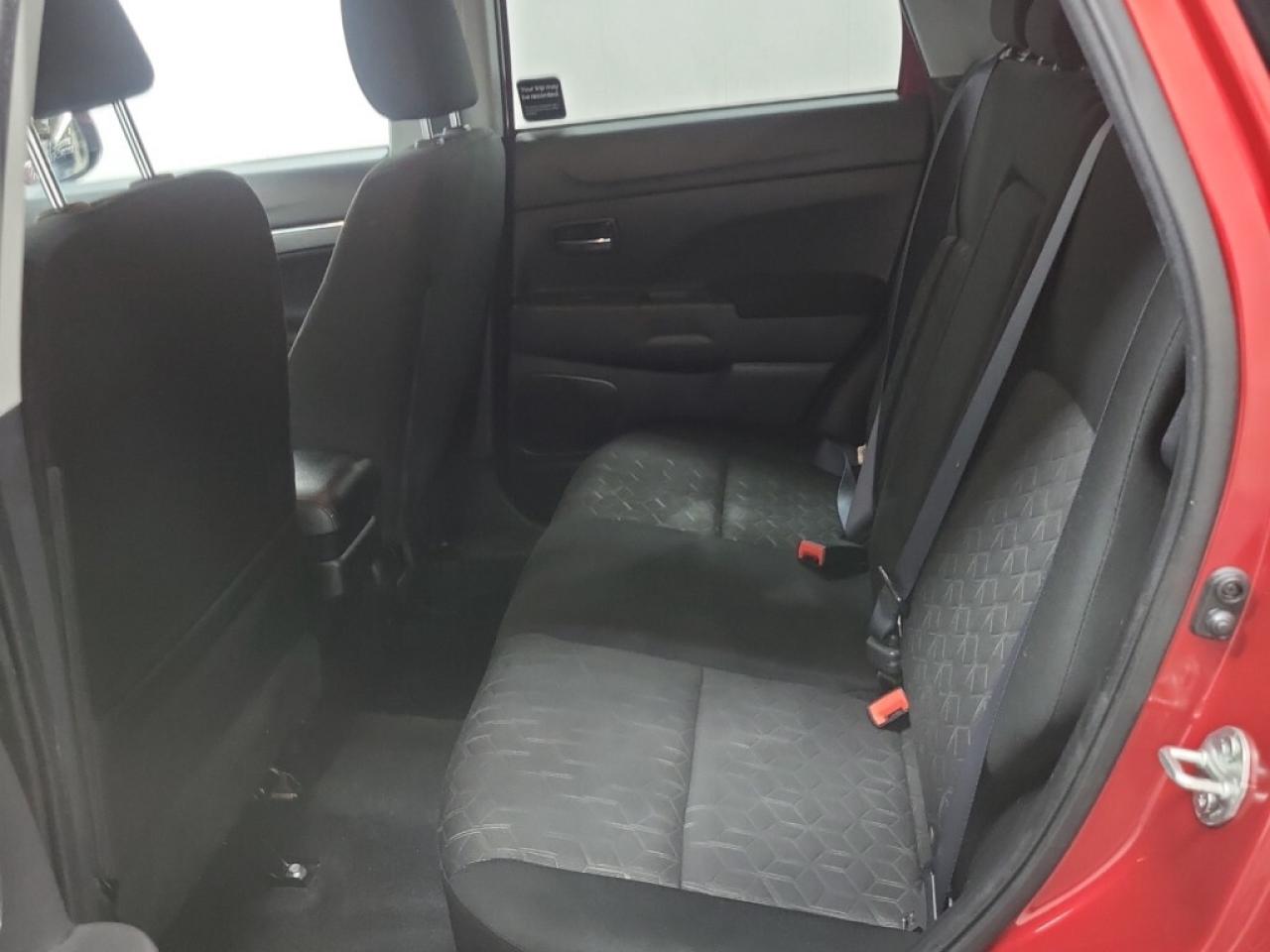 2021 Mitsubishi RVR AWD   Backup camera   Compact SUV   Canadian Winte Photo