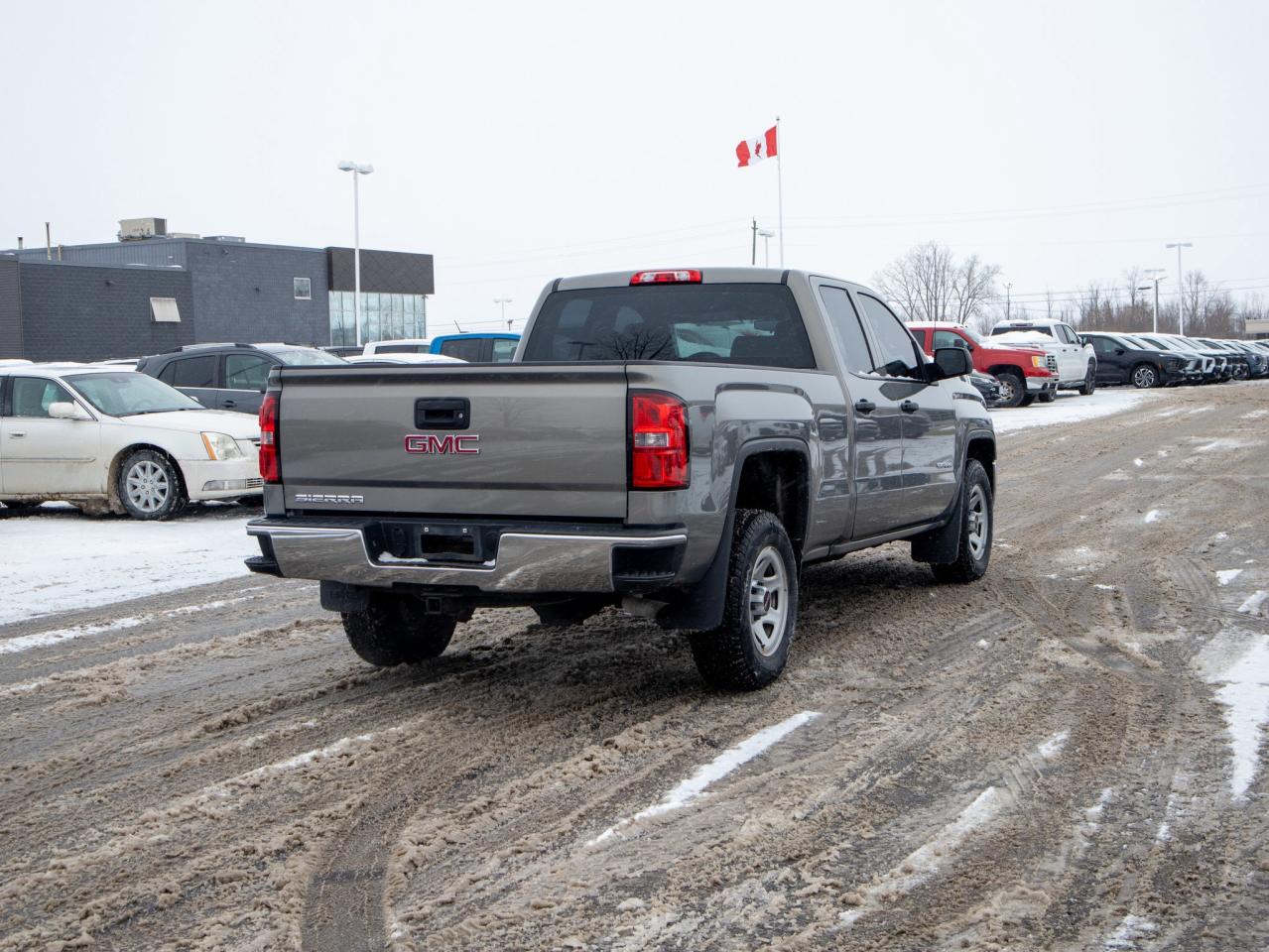 2017 GMC Sierra 1500 - MP3 Capability   HID Headlights Photo
