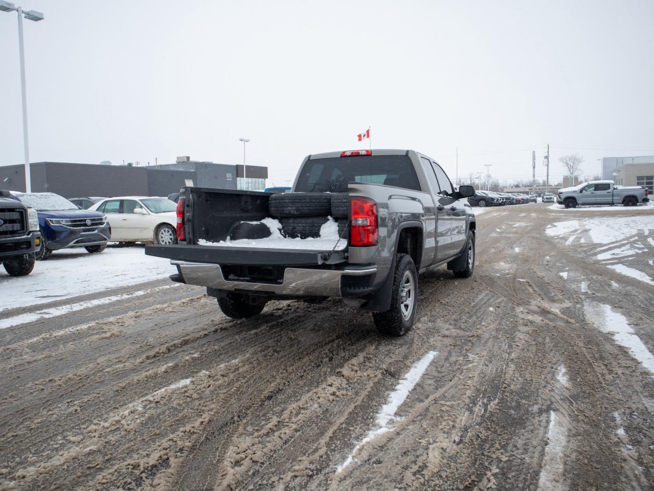 2017 GMC Sierra 1500 - MP3 Capability   HID Headlights Photo