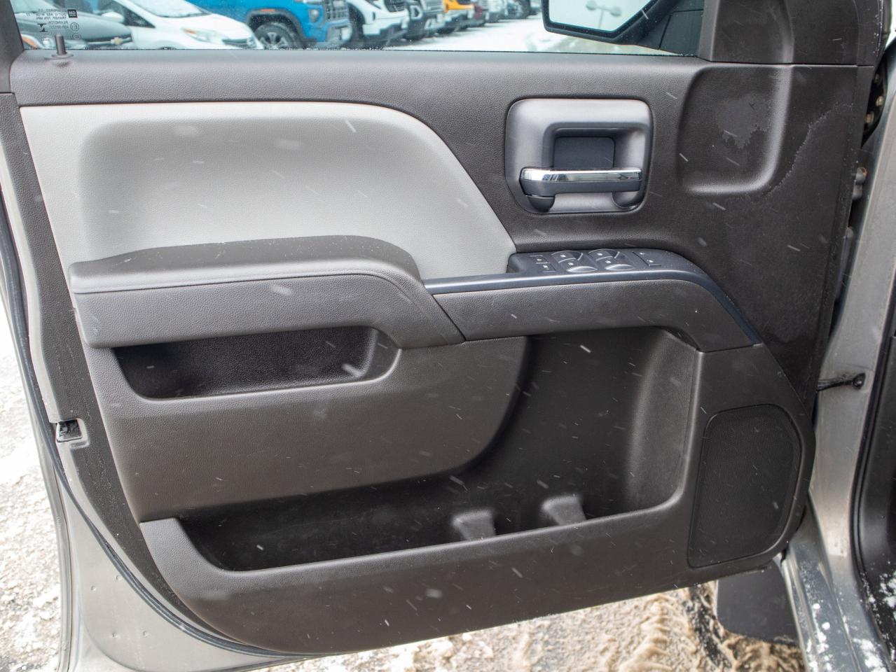 2017 GMC Sierra 1500 - MP3 Capability   HID Headlights Photo