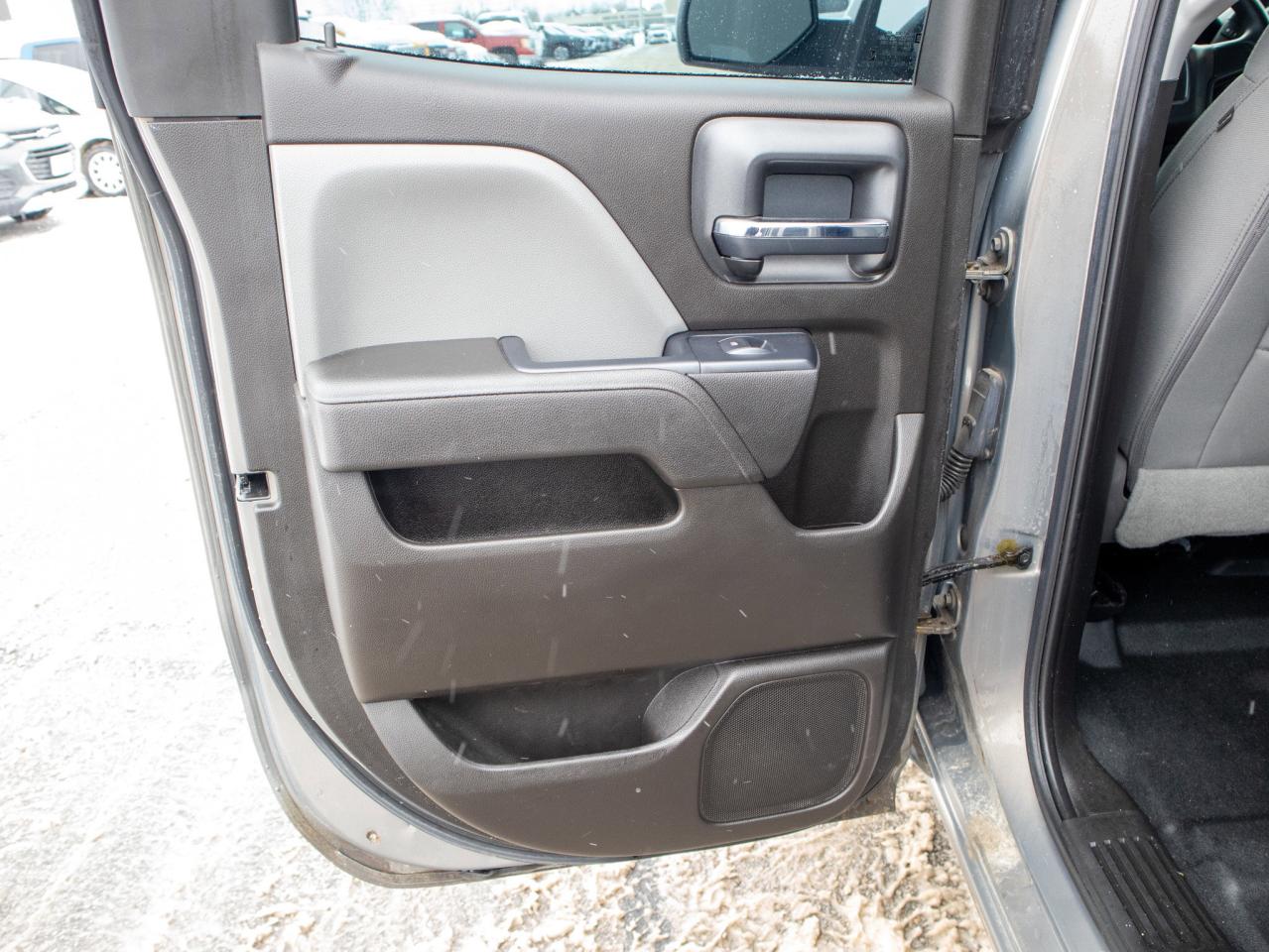 2017 GMC Sierra 1500 - MP3 Capability   HID Headlights Photo