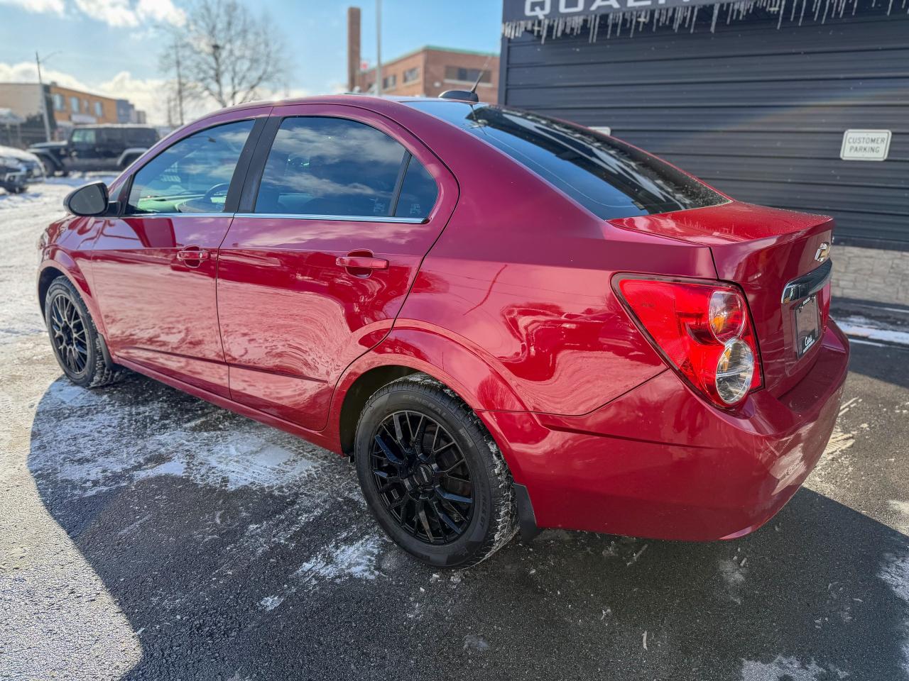 2015 Chevrolet Sonic LT/LOW KM/NO ACCIDENTS/CAMERA/1.8L/HEATED SEATS Photo2