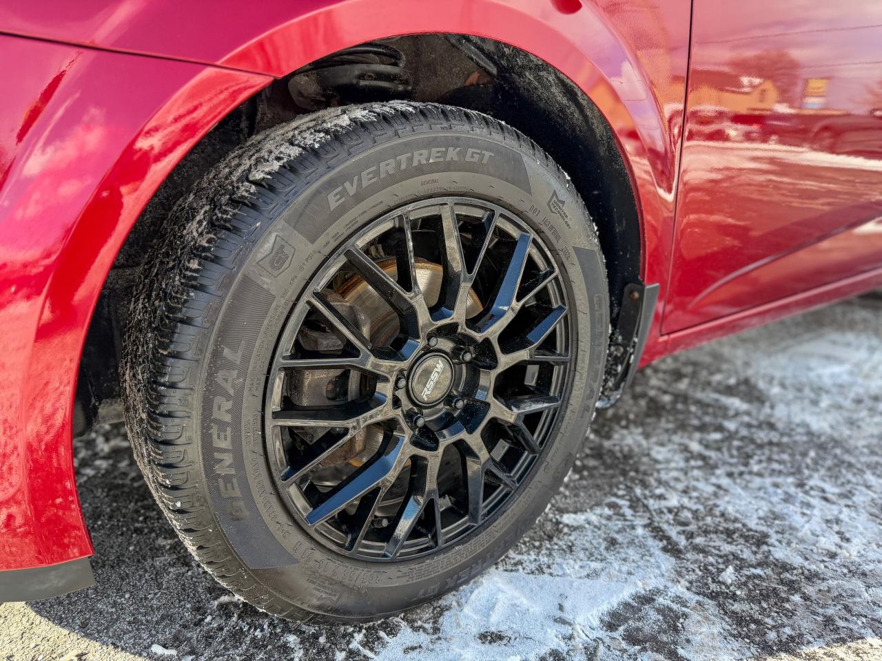 2015 Chevrolet Sonic LT/LOW KM/NO ACCIDENTS/CAMERA/1.8L/HEATED SEATS Photo