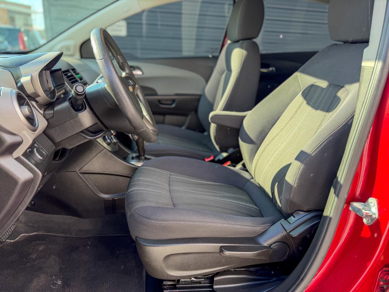 2015 Chevrolet Sonic LT/LOW KM/NO ACCIDENTS/CAMERA/1.8L/HEATED SEATS Photo