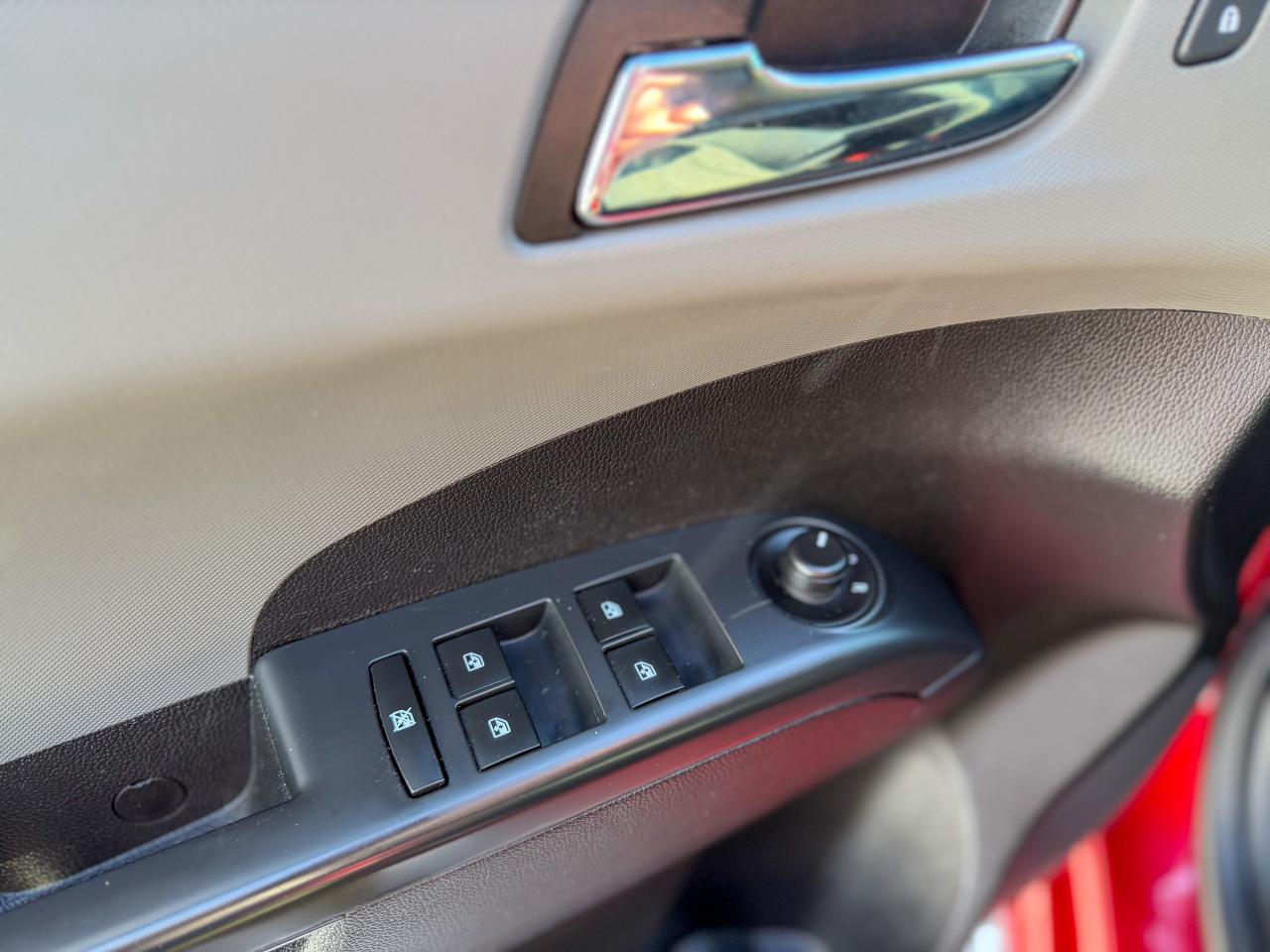 2015 Chevrolet Sonic LT/LOW KM/NO ACCIDENTS/CAMERA/1.8L/HEATED SEATS Photo