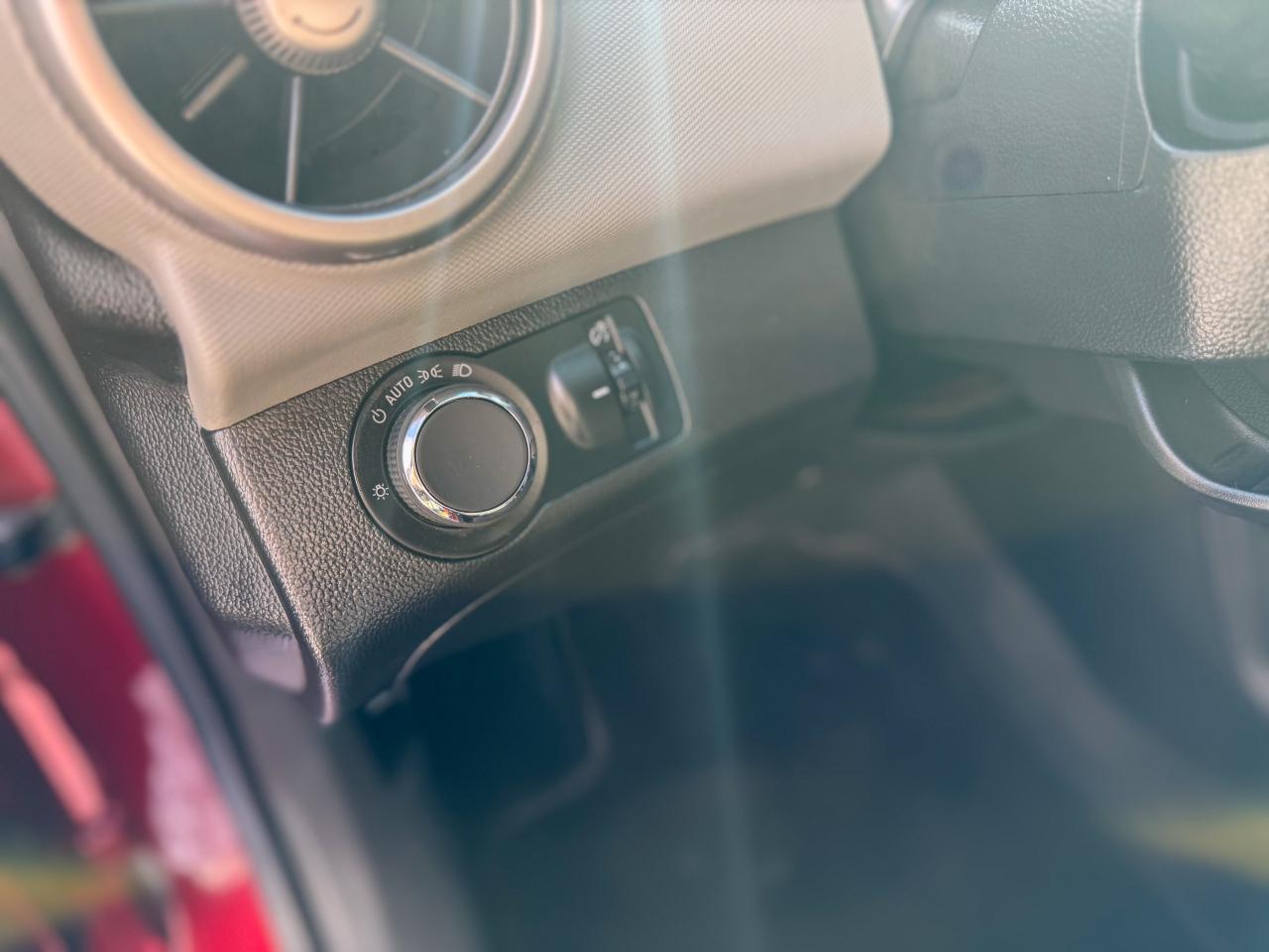 2015 Chevrolet Sonic LT/LOW KM/NO ACCIDENTS/CAMERA/1.8L/HEATED SEATS Photo