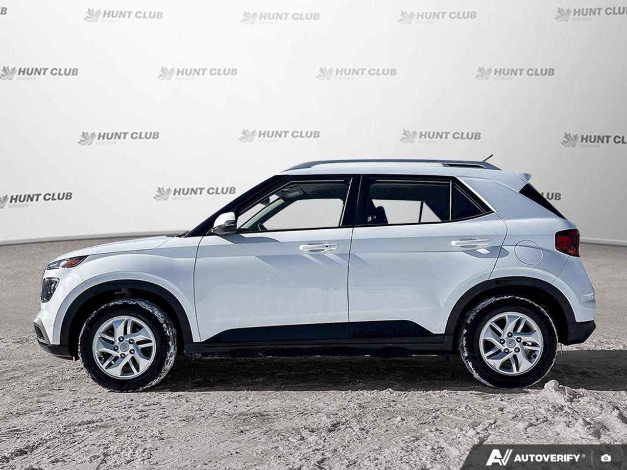 2023 Hyundai Venue Preferred   Heated Seats   Heated Steering   Apple Photo3