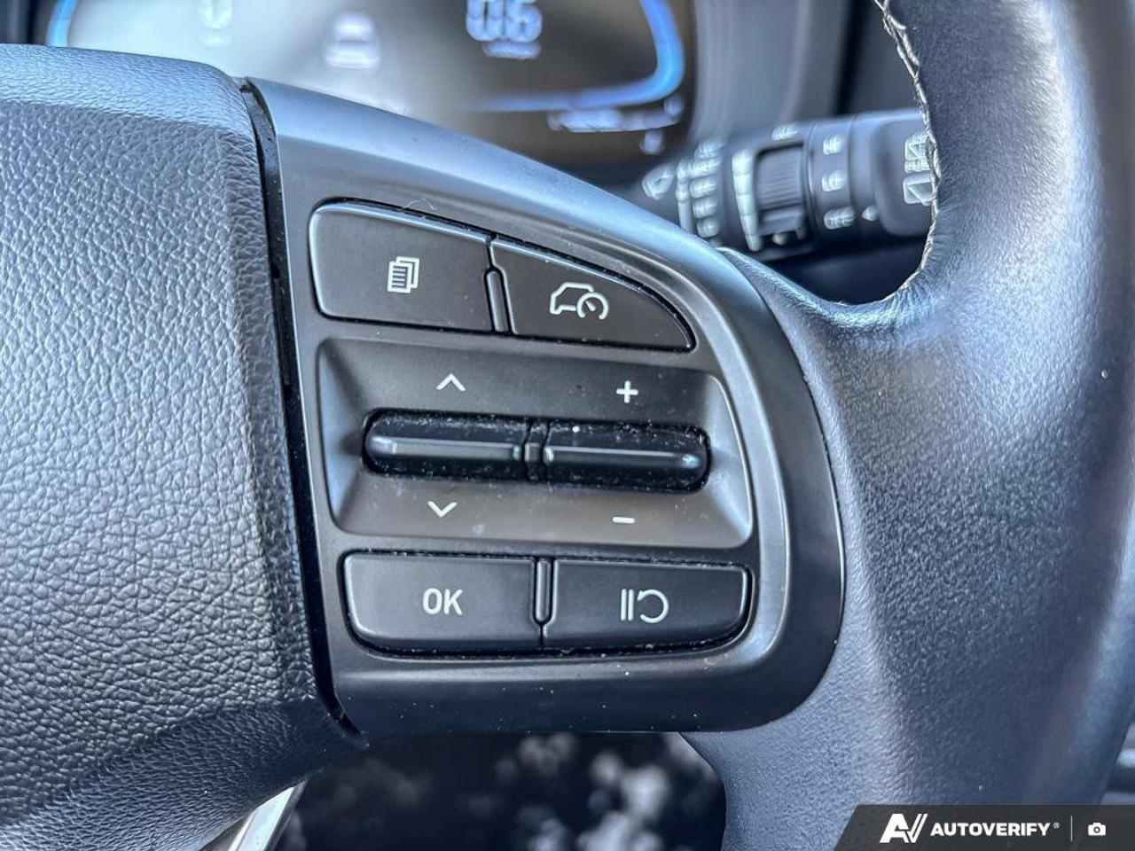 2023 Hyundai Venue Preferred   Heated Seats   Heated Steering   Apple Photo