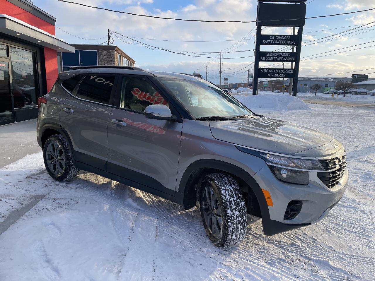 2026 Kia Seltos LX AWD   Htd Cloth   CarPlay   Like NEW Photo