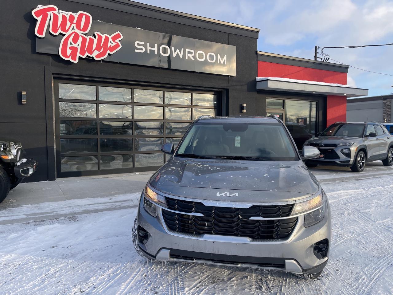 2026 Kia Seltos LX AWD   Htd Cloth   CarPlay   Like NEW Photo