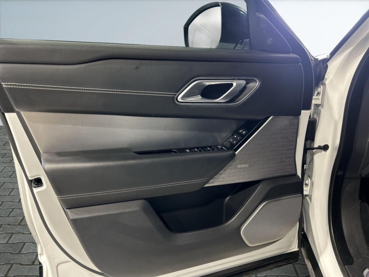 2019 Land Rover Range Rover Velar R-Dynamic /NAVI/Leather/Sunroof/Drive Assist/360 C Photo