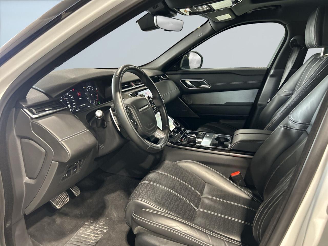 2019 Land Rover Range Rover Velar R-Dynamic HSE / NAV / Leather / Sunroof / Drive As Photo