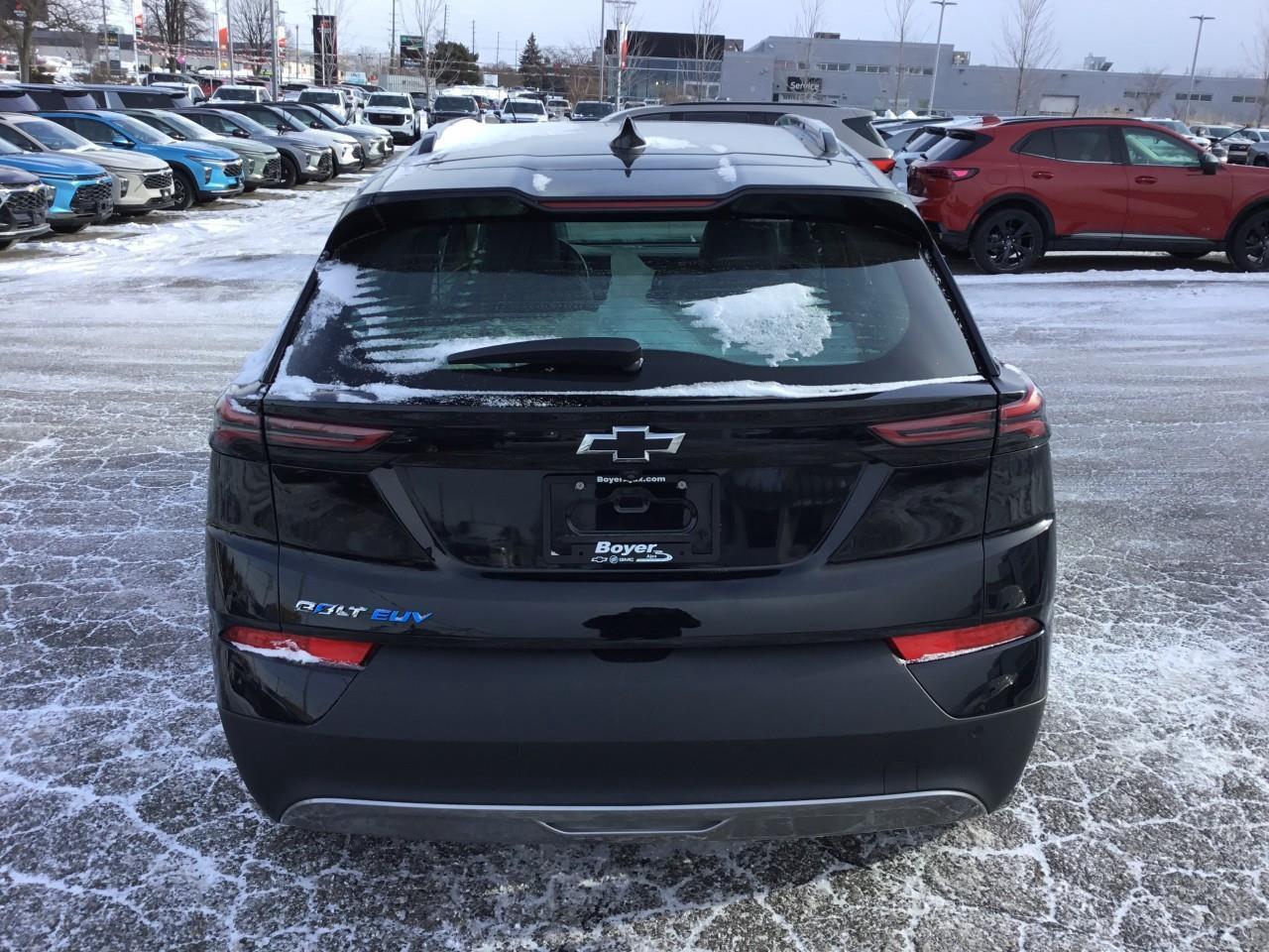 2023 Chevrolet Bolt EUV LT Photo