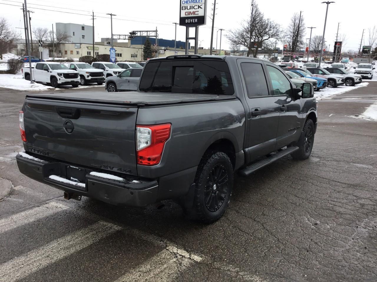 2018 Nissan Titan  Photo