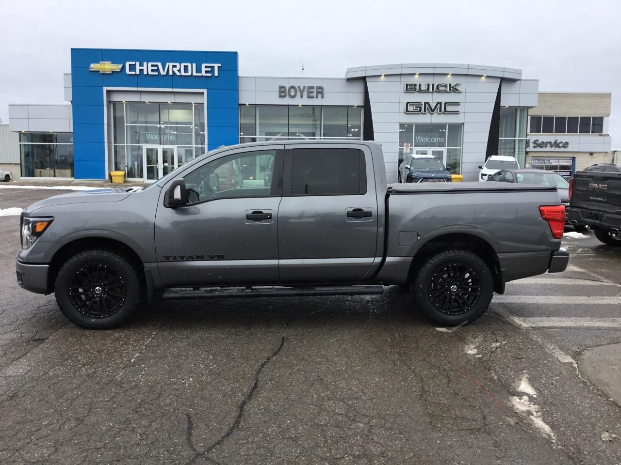 2018 Nissan Titan  Photo