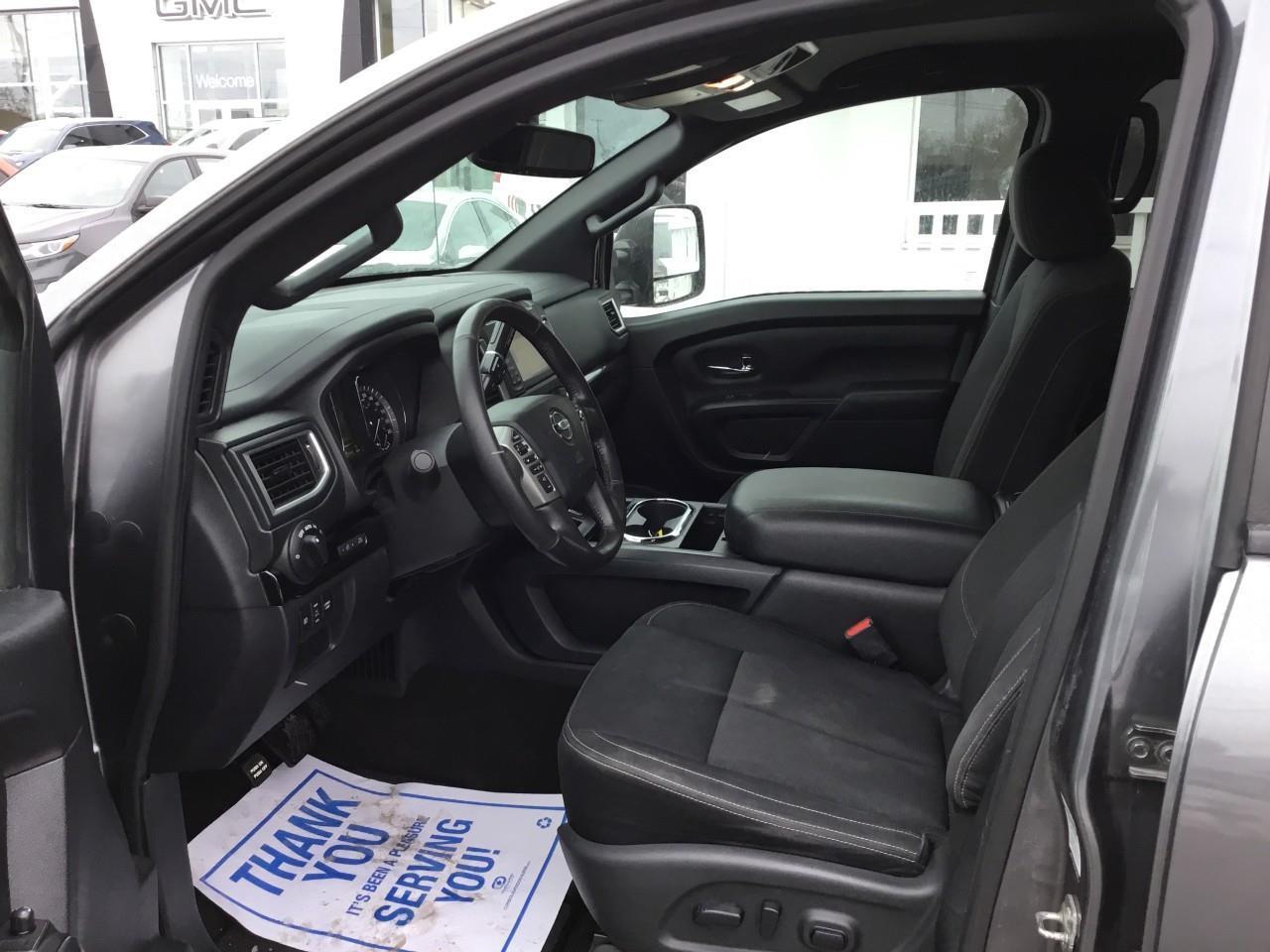 2018 Nissan Titan  Photo