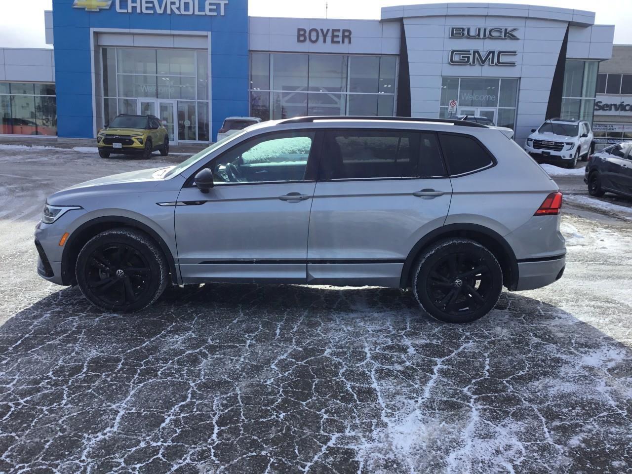 2023 Volkswagen Tiguan Comfortline R-Line Black Photo