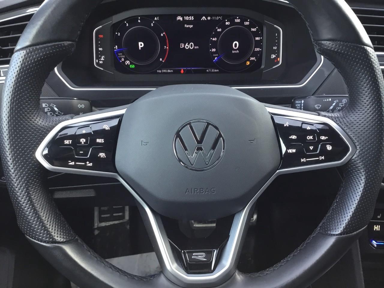 2023 Volkswagen Tiguan Comfortline R-Line Black Photo