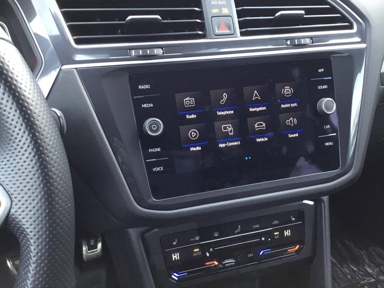 2023 Volkswagen Tiguan Comfortline R-Line Black Photo