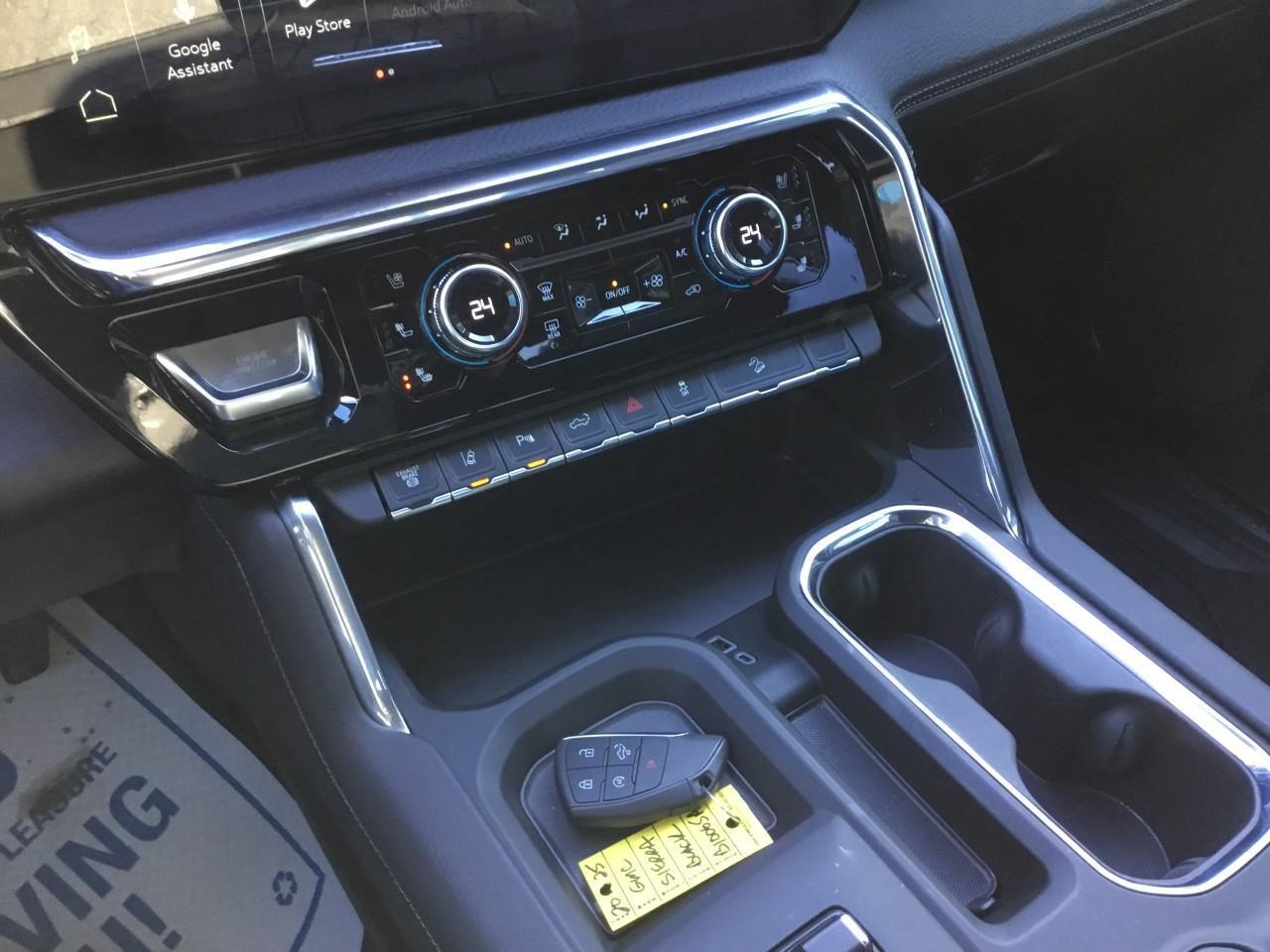 2025 GMC SIERRA 2500HD DENALI Photo