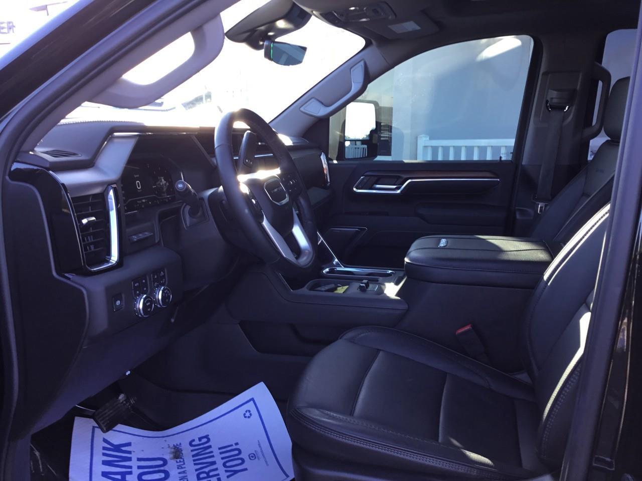 2025 GMC SIERRA 2500HD DENALI Photo