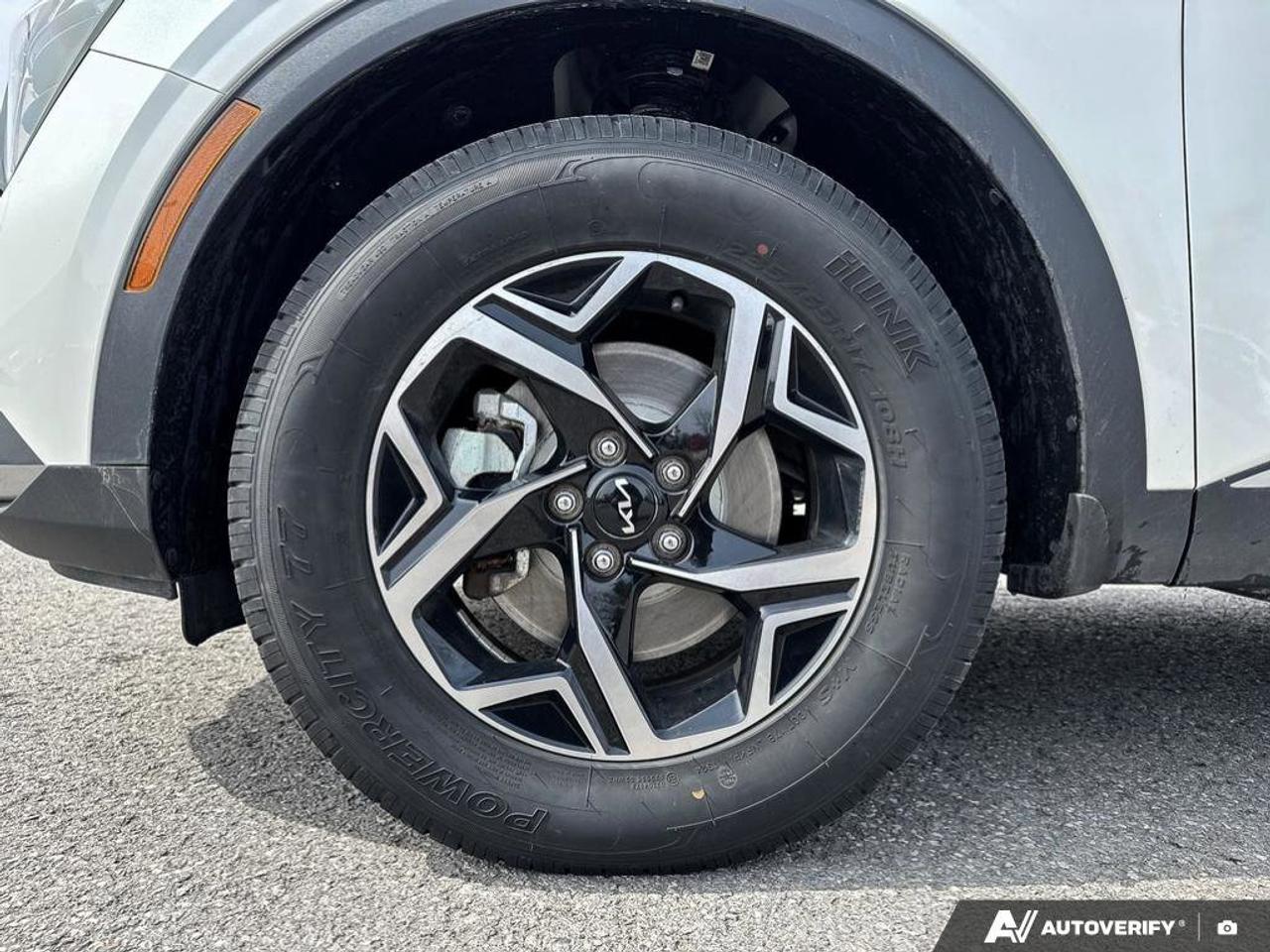 2023 Kia Sportage LX   Heated Seats   Apple CarPlay   Clean Carfax Photo